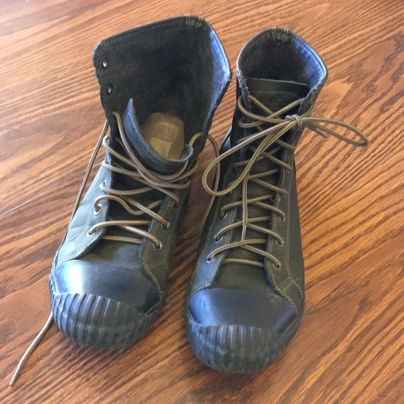 Men\u2019s Converse military style black high top boots